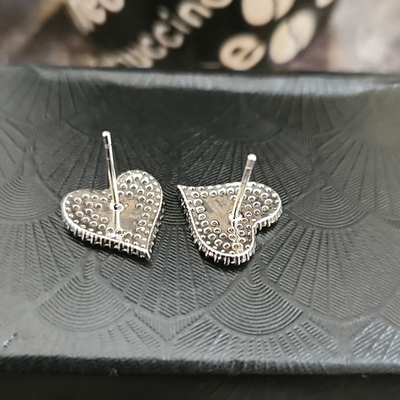 dainty heart earrings ๐ค - Picture 4 of 7